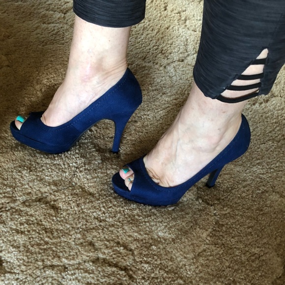 Candies size 6 Open Toe Pumps - Picture 7 of 7